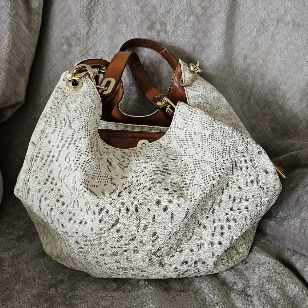 Michael Kors hand bag